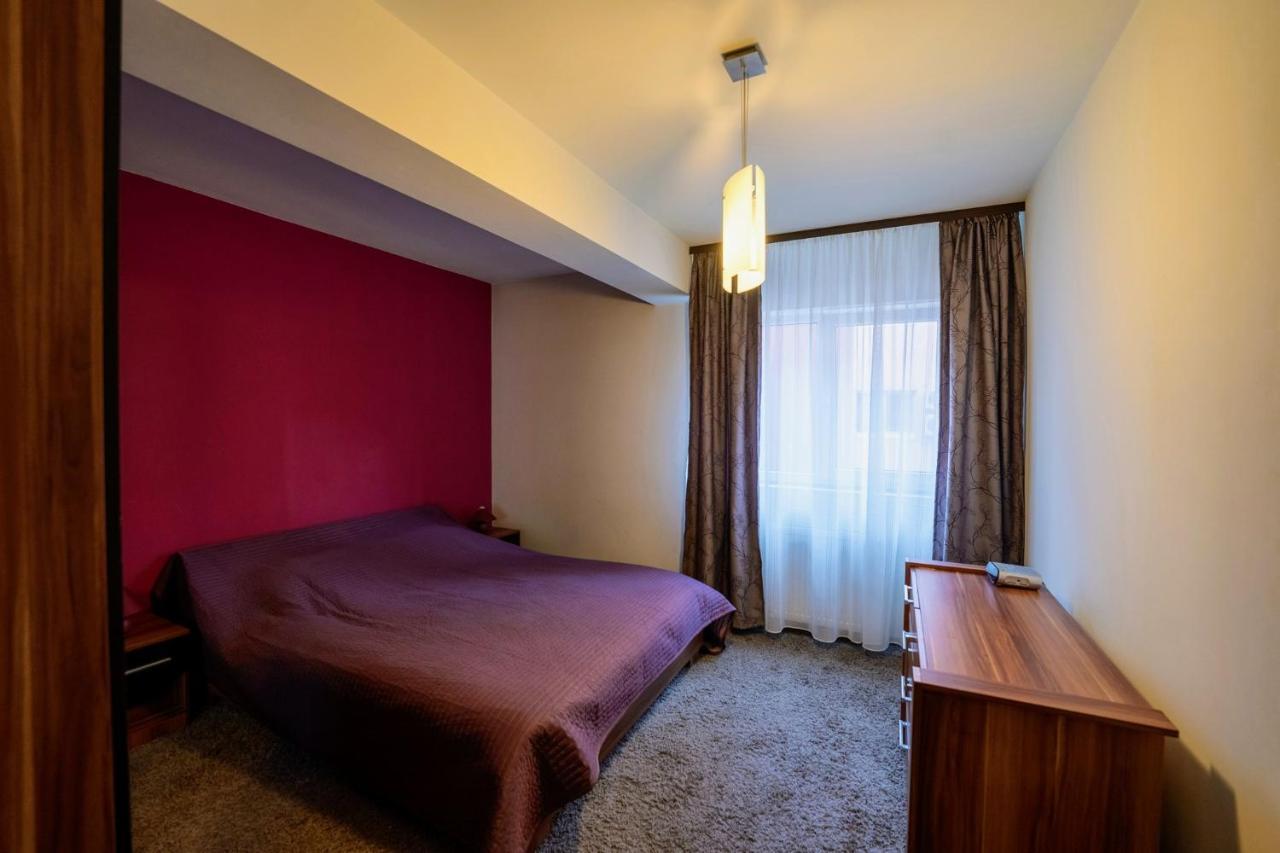 Quiet 3-Room Apt - 2 Parking Spaces - 5 Min Bus Флорешты Экстерьер фото