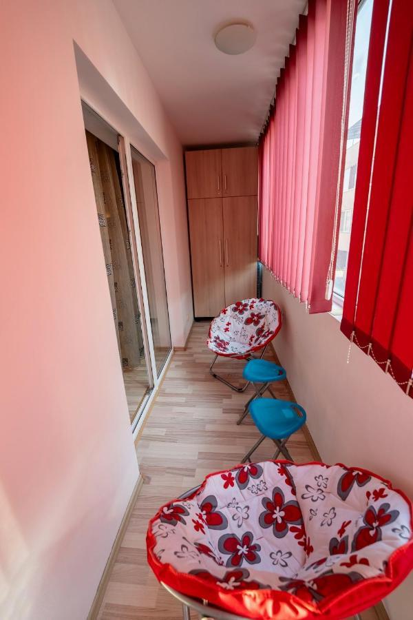 Quiet 3-Room Apt - 2 Parking Spaces - 5 Min Bus Флорешты Экстерьер фото