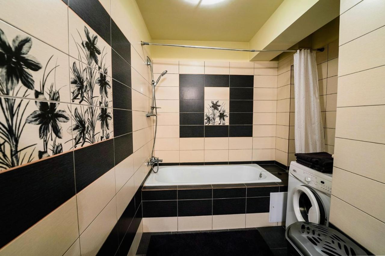 Quiet 3-Room Apt - 2 Parking Spaces - 5 Min Bus Флорешты Экстерьер фото
