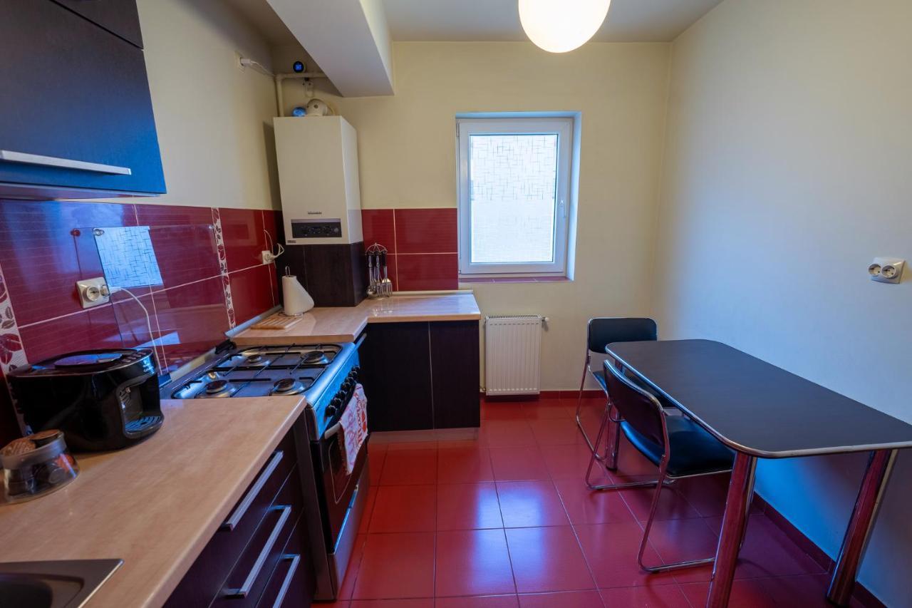 Quiet 3-Room Apt - 2 Parking Spaces - 5 Min Bus Флорешты Экстерьер фото